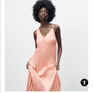 Coral peach chain strap pleated dress Zara summer collection